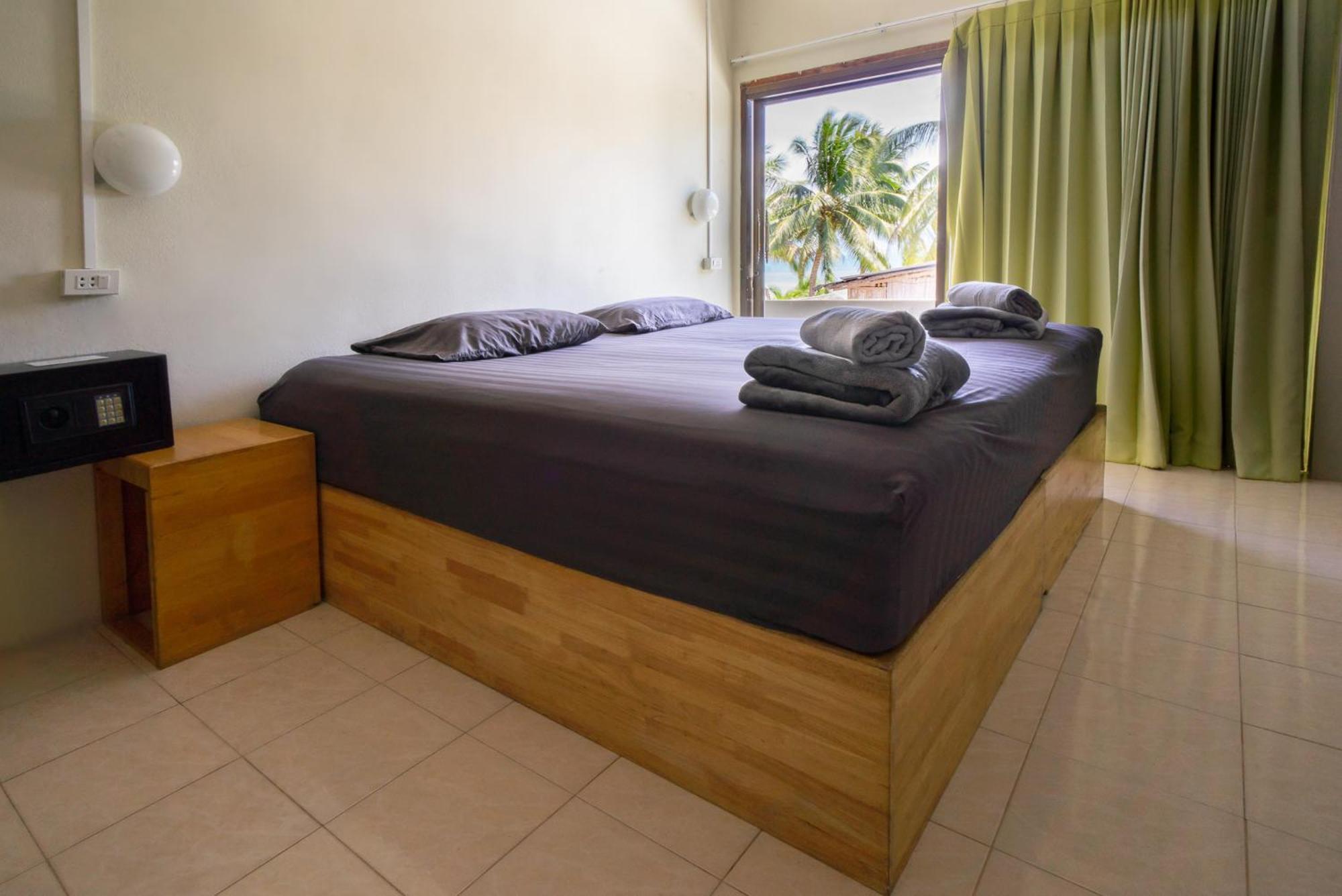 Echo Beach Hostel Baan Tai Eksteriør billede