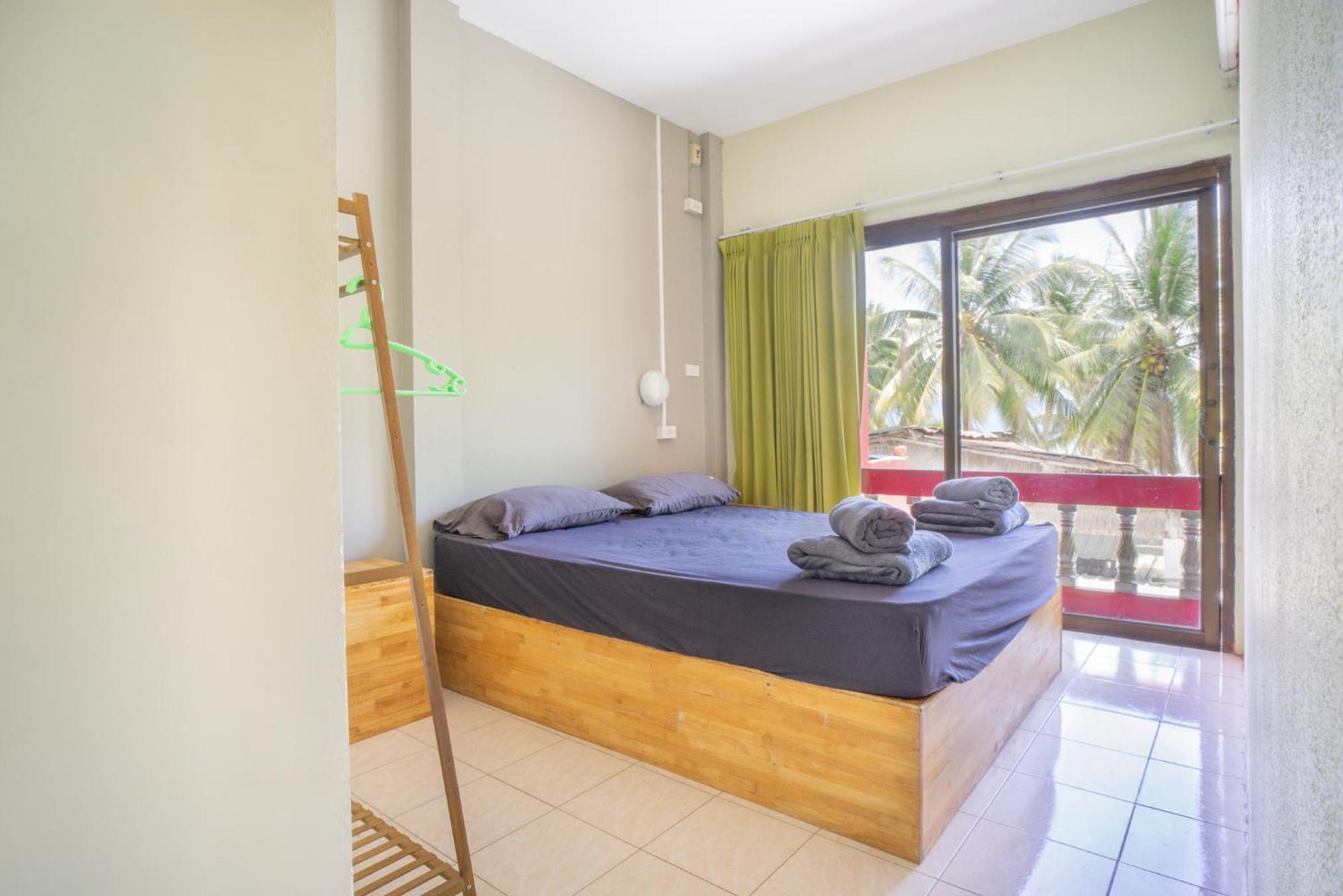 Echo Beach Hostel Baan Tai Eksteriør billede