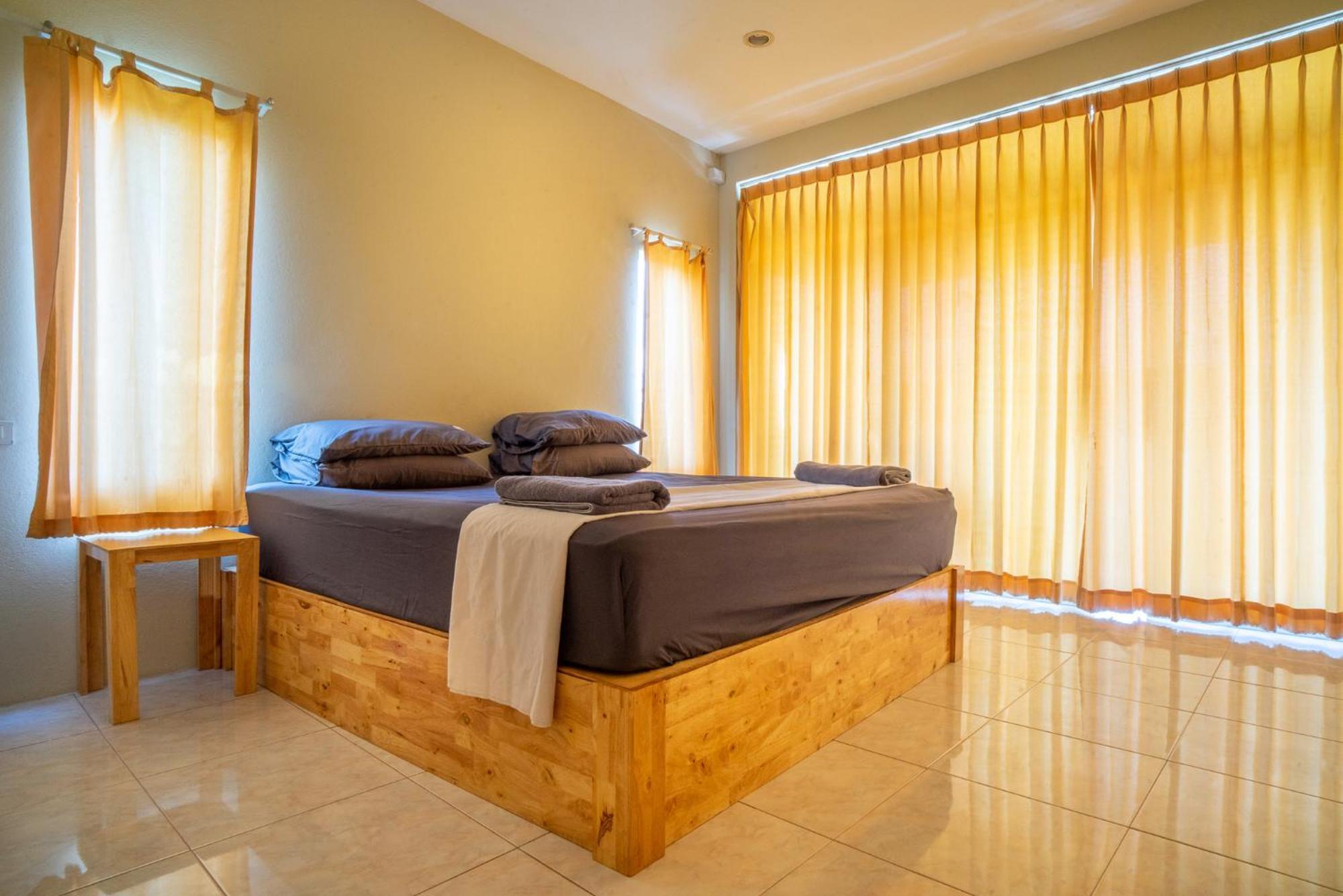 Echo Beach Hostel Baan Tai Eksteriør billede