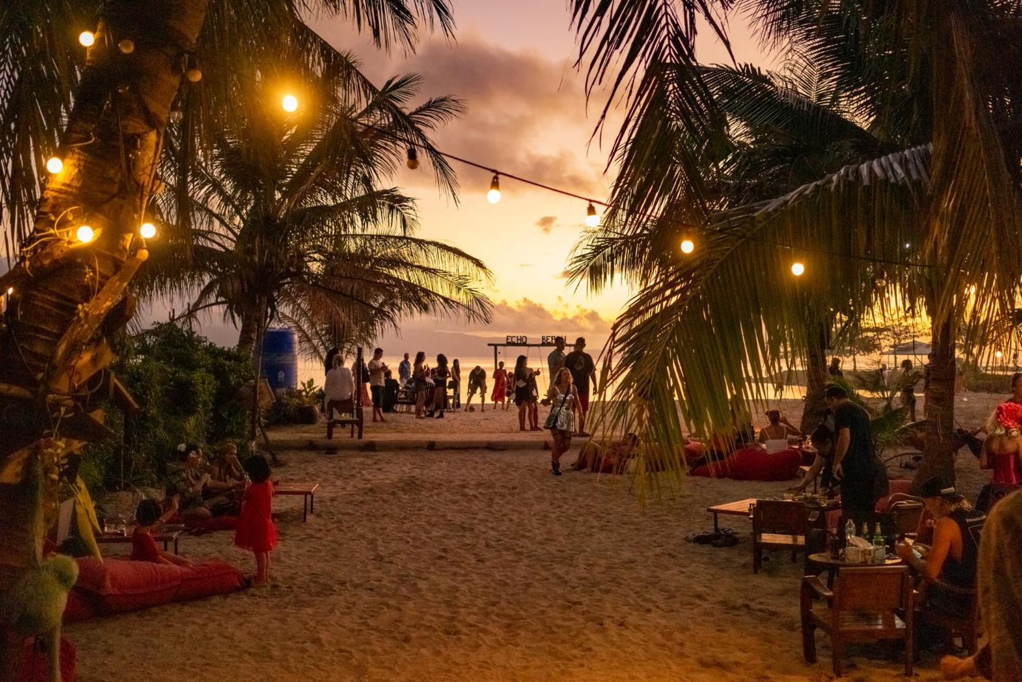 Echo Beach Hostel Baan Tai Eksteriør billede