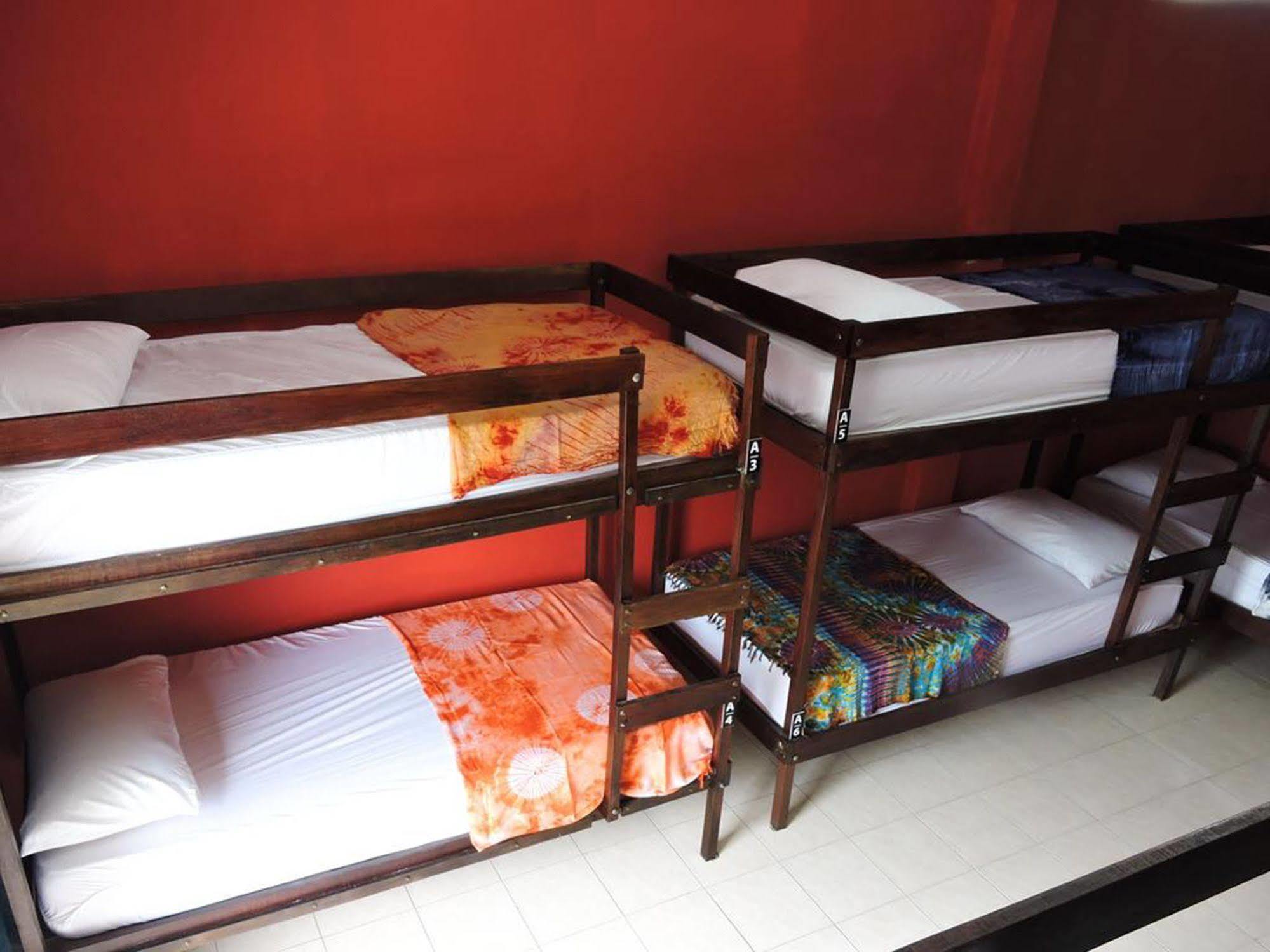 Echo Beach Hostel Baan Tai Eksteriør billede
