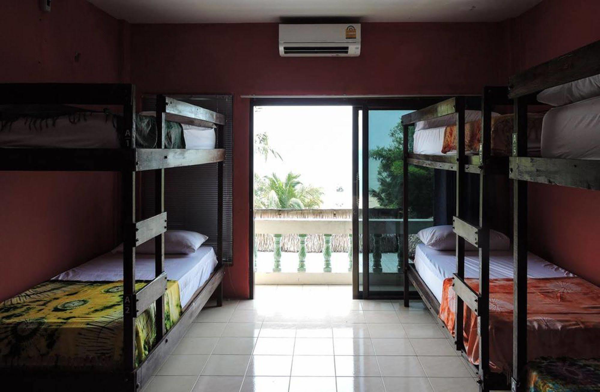 Echo Beach Hostel Baan Tai Eksteriør billede